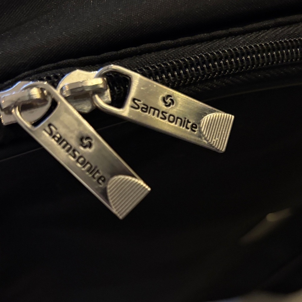 Samsonite Classic Black Laptop Bag - Picture 3 of 9